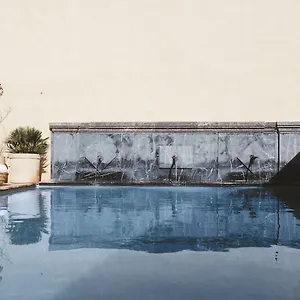 Palacio De Leones Hotel
